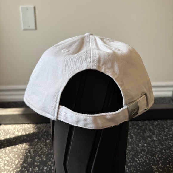 Blue Jays Velcroback Baseball Cap - Picture 3 of 4